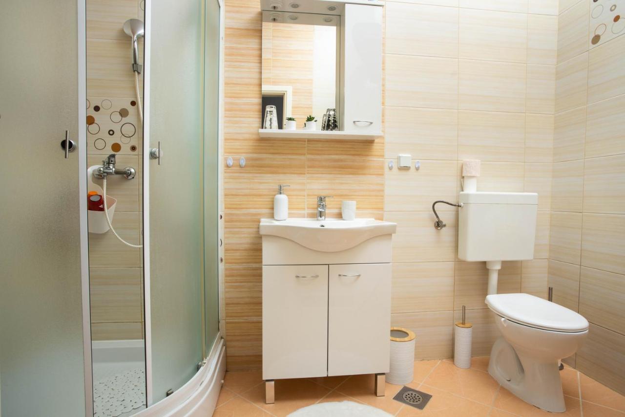 Apartman Gundulic Vinkovci Exterior foto